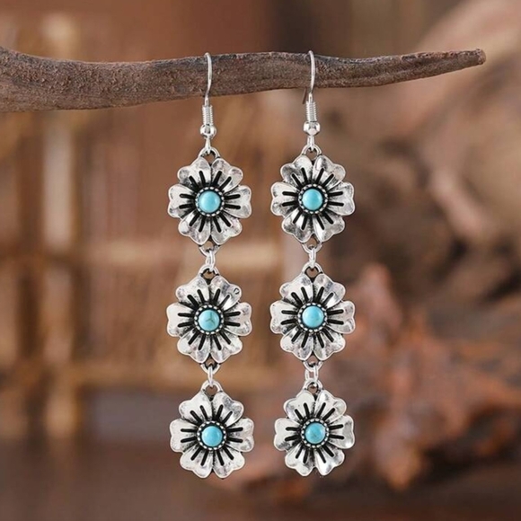 Jewelry - Silver Turquoise Floral Drop Dangle Western Earrings
